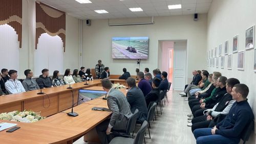 Балтач җитәкчелеге Казанда Балтач студентлары белән очрашты (фото)