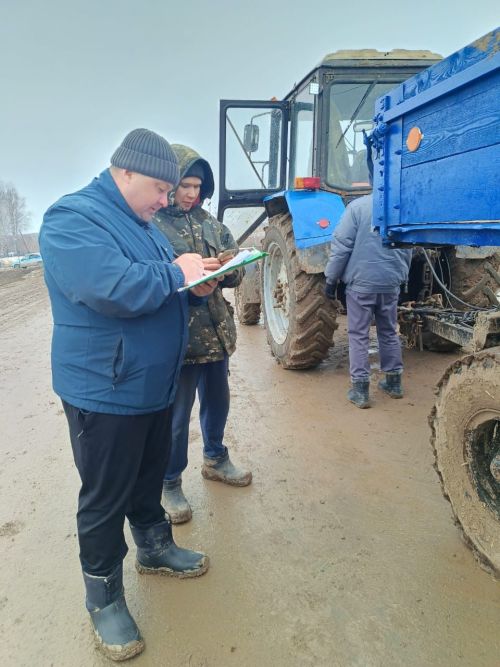 Яңа сулыш өрелгән Тукай исемендәге хуҗалыкта техника әзерлеге ничек? (+ фоторепортаж)