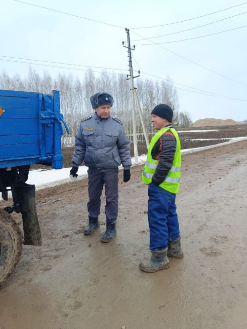 Яңа сулыш өрелгән Тукай исемендәге хуҗалыкта техника әзерлеге ничек? (+ фоторепортаж)
