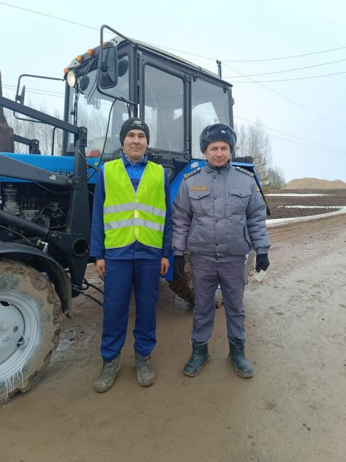 Яңа сулыш өрелгән Тукай исемендәге хуҗалыкта техника әзерлеге ничек? (+ фоторепортаж)