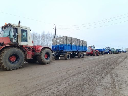 Яңа сулыш өрелгән Тукай исемендәге хуҗалыкта техника әзерлеге ничек? (+ фоторепортаж)