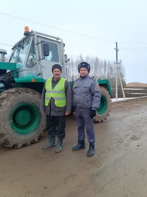 Яңа сулыш өрелгән Тукай исемендәге хуҗалыкта техника әзерлеге ничек? (+ фоторепортаж)