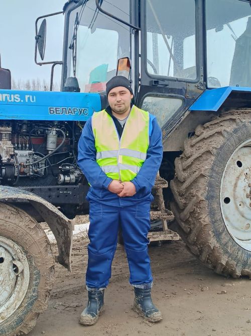 Яңа сулыш өрелгән Тукай исемендәге хуҗалыкта техника әзерлеге ничек? (+ фоторепортаж)