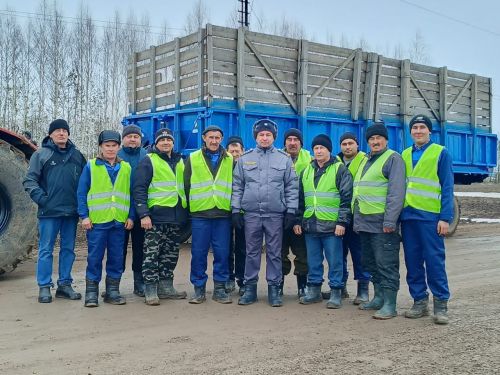Яңа сулыш өрелгән Тукай исемендәге хуҗалыкта техника әзерлеге ничек? (+ фоторепортаж)