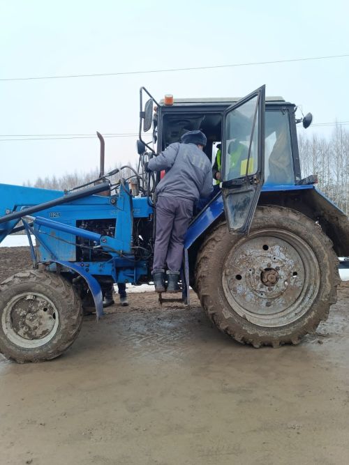 Яңа сулыш өрелгән Тукай исемендәге хуҗалыкта техника әзерлеге ничек? (+ фоторепортаж)