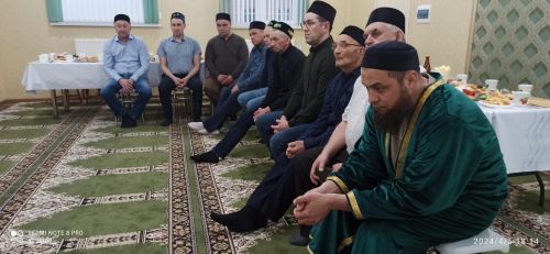 Кариле авылы мәчетендә ифтар мәҗлесе узды (фото)