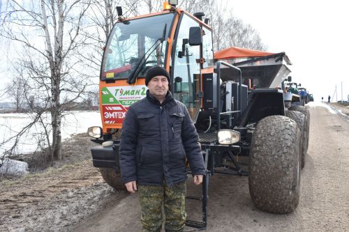 Тракторыма — 40, ә үземә унҗиде генә әле (фото)