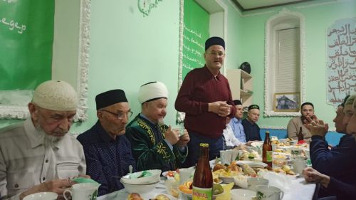 Кариле авылы мәчетендә ифтар мәҗлесе узды (фото)