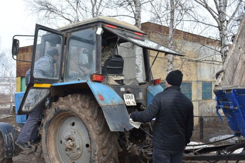 Тракторыма — 40, ә үземә унҗиде генә әле (фото)