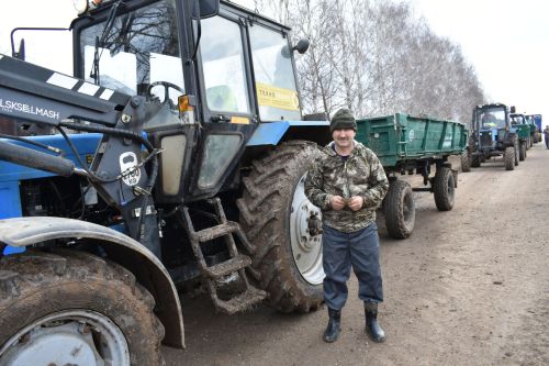 Тракторыма — 40, ә үземә унҗиде генә әле (фото)