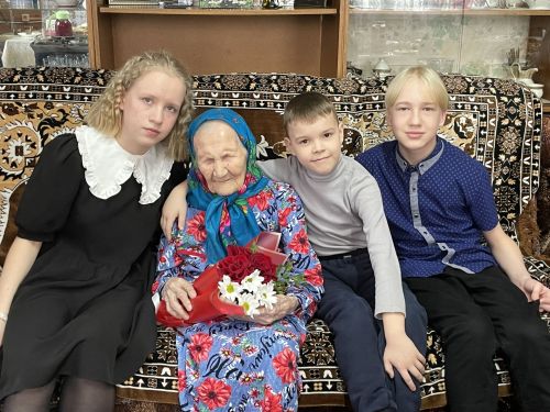 Ак кәгазьдәй сабый күңеленә, язмышларны башлап яздыгыз