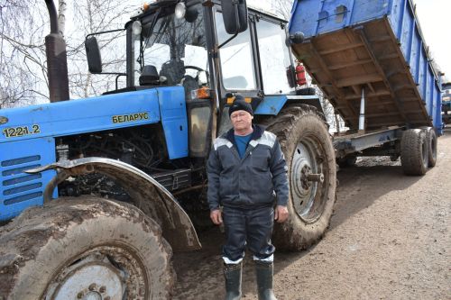 Тракторыма — 40, ә үземә унҗиде генә әле (фото)
