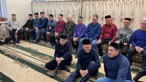 Нотфуллинар гаиләсе Салавычта ифтар үткәрде (+фоторепортаж)