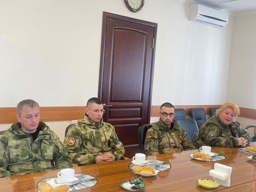 Балтачта ялга кайткан егетләр район башлыгы белән очрашты (+фото)