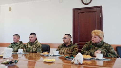 Балтачта ялга кайткан егетләр район башлыгы белән очрашты (+фото)