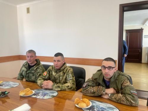 Балтачта ялга кайткан егетләр район башлыгы белән очрашты (+фото)