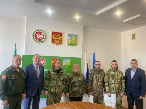 Балтачта ялга кайткан егетләр район башлыгы белән очрашты (+фото)