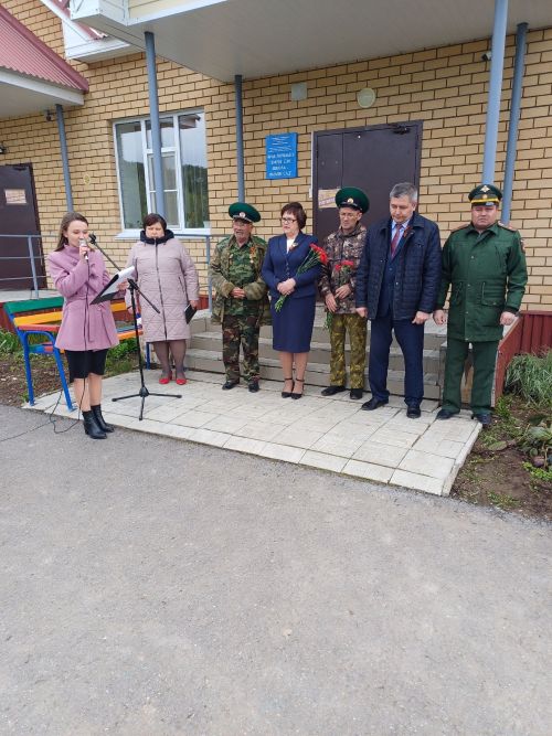 Со сяська тӥ понна, солдатъёс, ож лудысь бертымтэ ӧрӟиос!