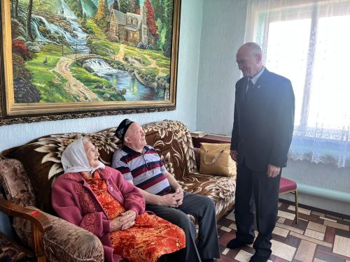 Балтачта озак еллар яшәгән гаиләләрне котладылар (фото)