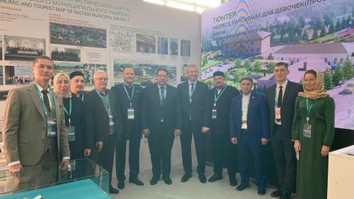 «KazanForum» кысасында Балтач районы кызлар өчен пансионат проектын тәкъдим итте (фото)