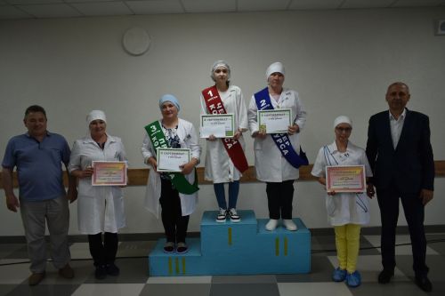 Иң яхшы сыер савучы, ясалма орлыкландыручы һәм зоотехник кайсы хуҗалыктан? (+ Бик күп фото)