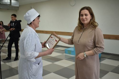 Иң яхшы сыер савучы, ясалма орлыкландыручы һәм зоотехник кайсы хуҗалыктан? (+ Бик күп фото)
