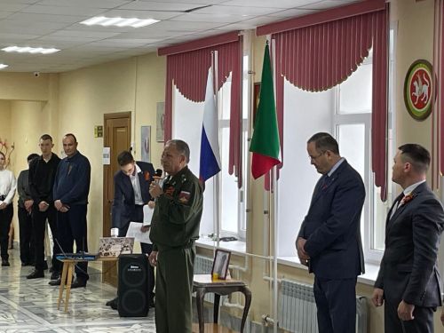 Балтач гимназиясендә Азат Галимов истәлегенә истәлек тактасы куелды (фото)