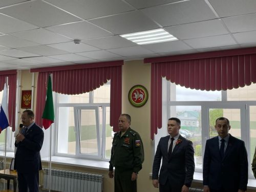 Балтач гимназиясендә Азат Галимов истәлегенә истәлек тактасы куелды (фото)
