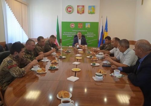 Вакытлыча ялга кайткан райондаш солдатларыбыз белән бик җылы очрашу (фото)