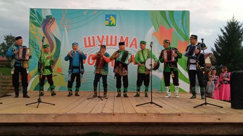 «Шушма моңнары» фестиваленең йомгаклау тамашасыннан фоторепортаж