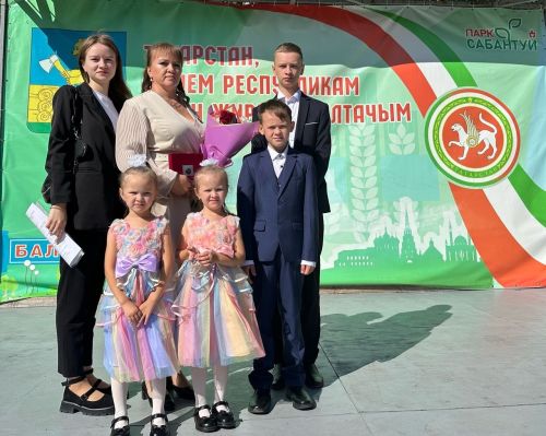 Наталья Петровна «Ана даны-Материнская слава» медаленә лаек булды