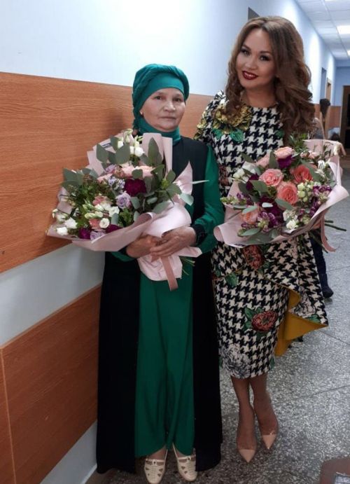Иркә: «Әнигә сокланып карыйм, ул миннән мең, миллион тапкыр яхшырак»