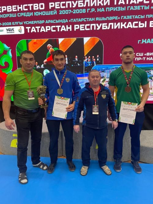 Аяз Хәйретдинов кабат чемпион