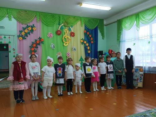Ор авылы балалары «Светофор илендә сәяхәт» ясады