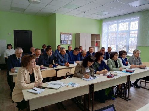 Районның мәктәп директорлары Кенә мәктәбендә  очрашты