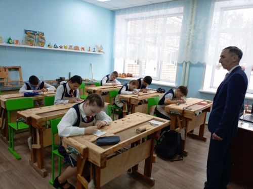 Районның мәктәп директорлары Кенә мәктәбендә  очрашты