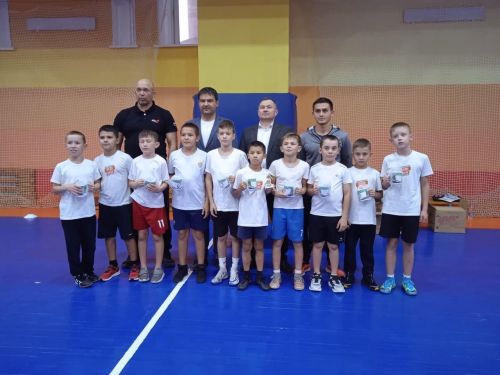 Балтач гимназиясе һәм Урта Көшкәт егетләре тэг-регби буенча Бөтенроссия ярышларында катнашты