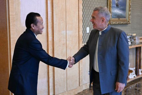 Рөстәм Миңнеханов Лаос министры Пхувонг Ункхамсэн белән очрашты