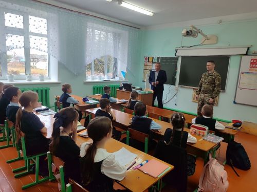 Көтмәгәндә Эльвир килеп керде