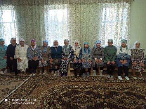 Фәйрүзә Зәкиева элеккеге хезмәттәшләрен кунакка җыйган