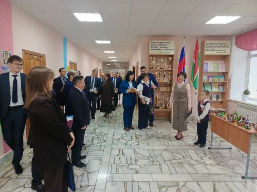 Укучыга ихтирамлы һәм игътибарлы педагогик кадрларның эшләве зур сөенеч