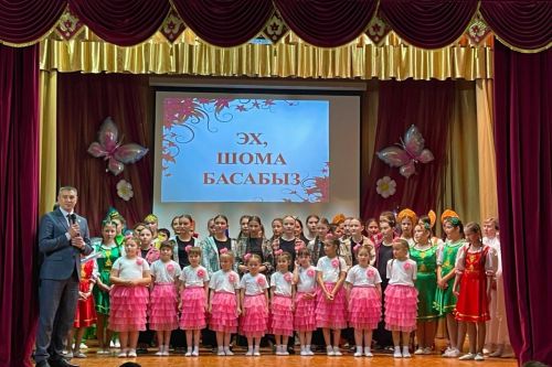 Ор авылында, әниләргә бәйрәм хөрмәтенә, яңача үзгә бер чара узган