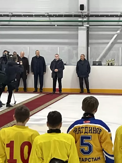 Татарстан Республикасы Рәисе эшлекле сәфәре вакытында «Балтач Арена» боз сараенда булды