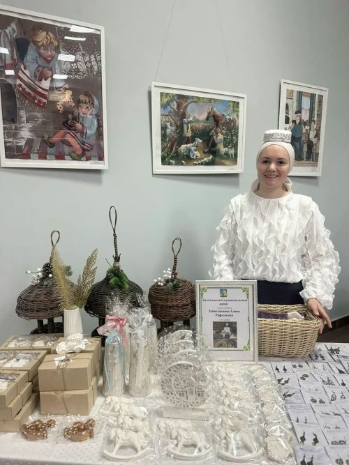 Балтачлылар «Әкият»  курчак театрында узган күргәзмә-сатуда катнашты