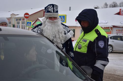 Балтачта Кыш бабай шоферларны да сөендерә