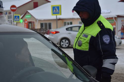 Балтачта Кыш бабай шоферларны да сөендерә