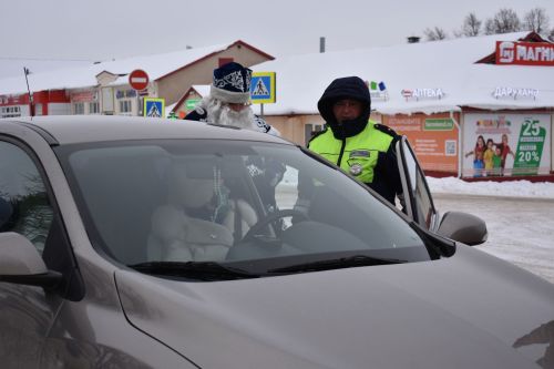 Балтачта Кыш бабай шоферларны да сөендерә