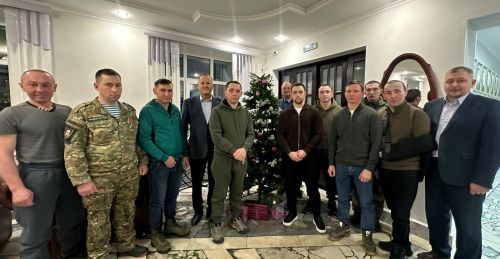 Балтач районы башлыгы ялга кайткан егетләр белән очрашты
