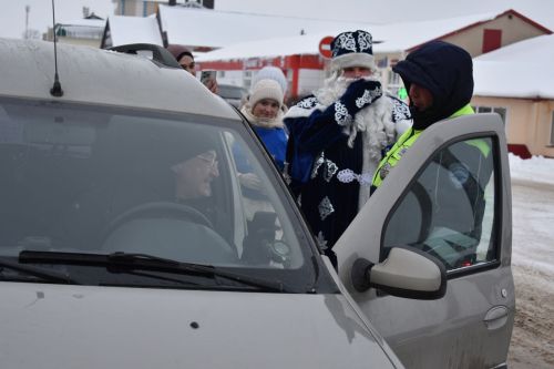 Балтачта Кыш бабай шоферларны да сөендерә