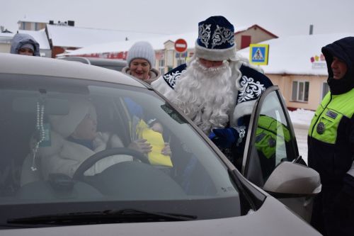 Балтачта Кыш бабай шоферларны да сөендерә